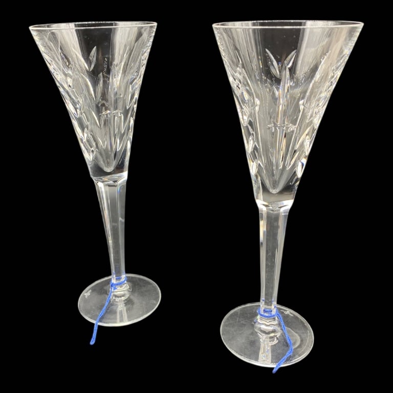 PAIR WATERFORD CRYSTAL CHAMPAGNE FLUTES 9.5" (1 of 5)