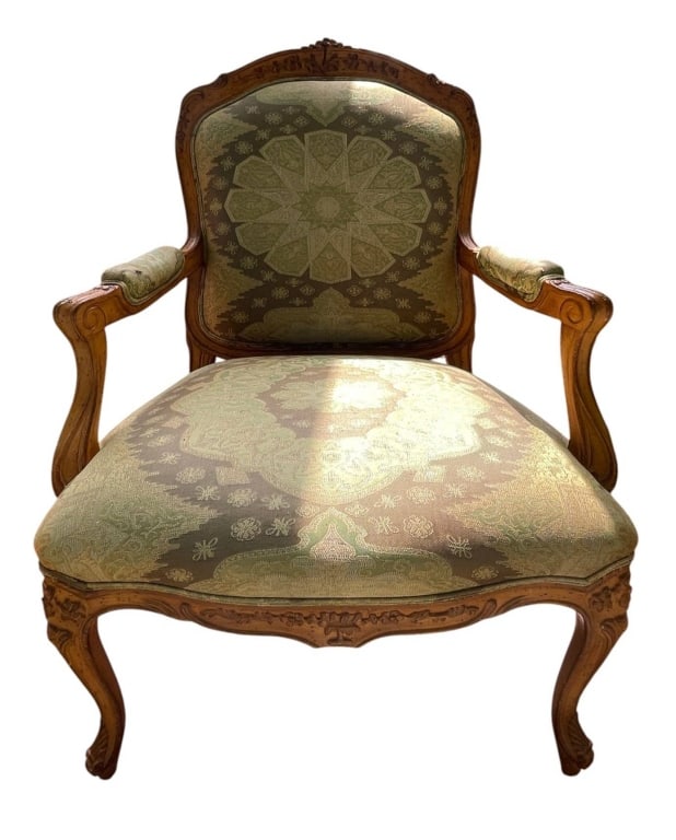 VINTAGE FRENCH STYLE CARVED WOOD ARMCHAIR 38" (1 of 7)