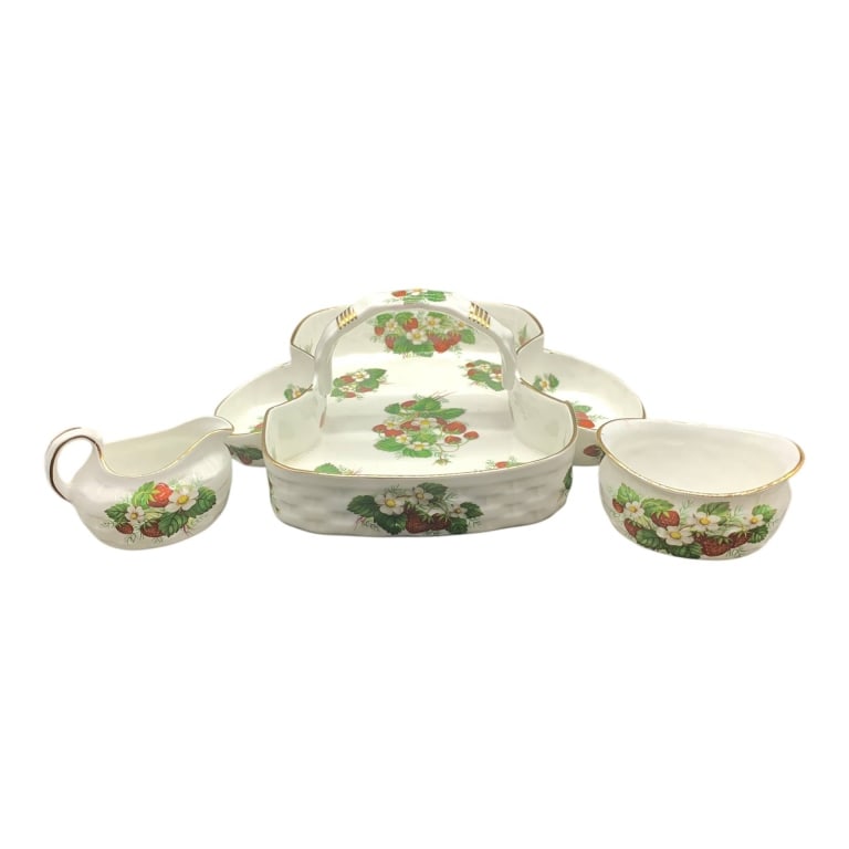HAMMERSLEY STRAWBERRY RIPE BONE CHINA SET 10" (1 of 5)