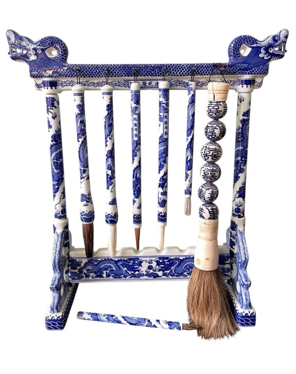 CHINESE BLUE AND WHITE PORCELAIN BRUSH SET 17" (1 of 8)
