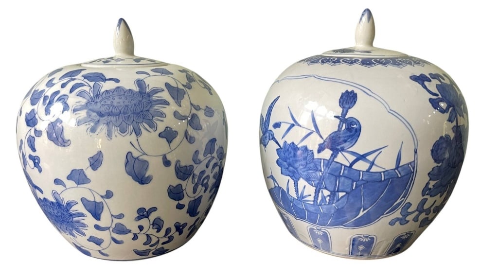 PAIR BLUE AND WHITE CHINESE GINGER JARS 10.5" (1 of 5)