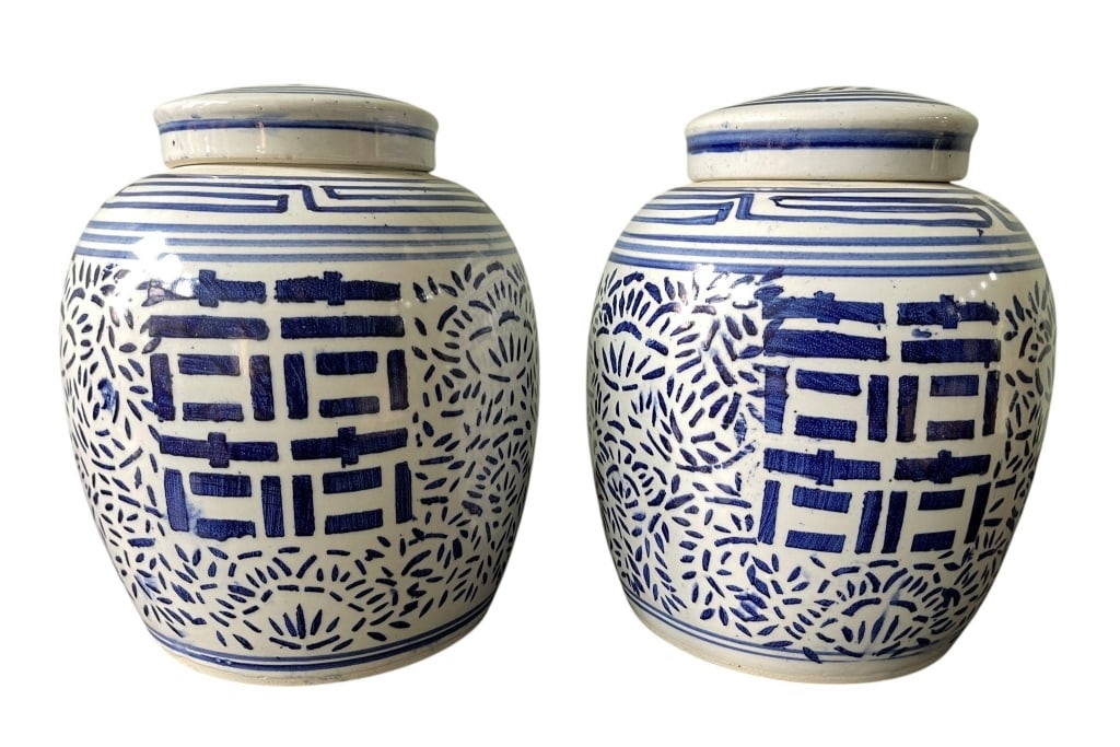 PAIR BLUE AND WHITE GINGER JARS 9.5" (1 of 4)