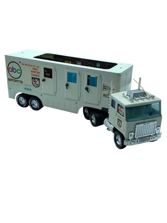 VINTAGE ABC SPORTS 1980 WINTER GAMES TRUCK 21" (1 of 5)