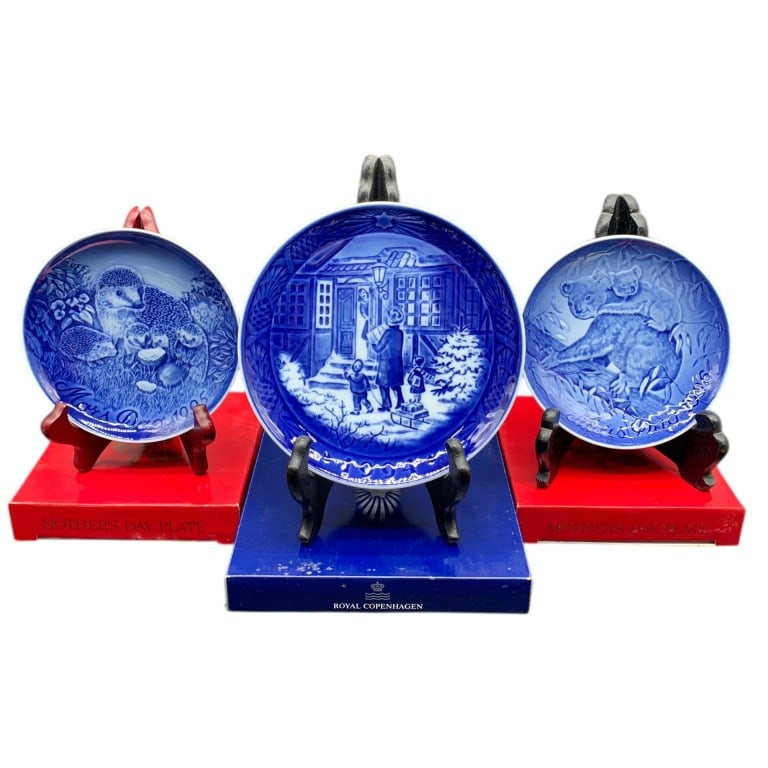 THREE DANISH BLUE COLLECTOR PLATES 1994-1995 6" an (1 of 9)