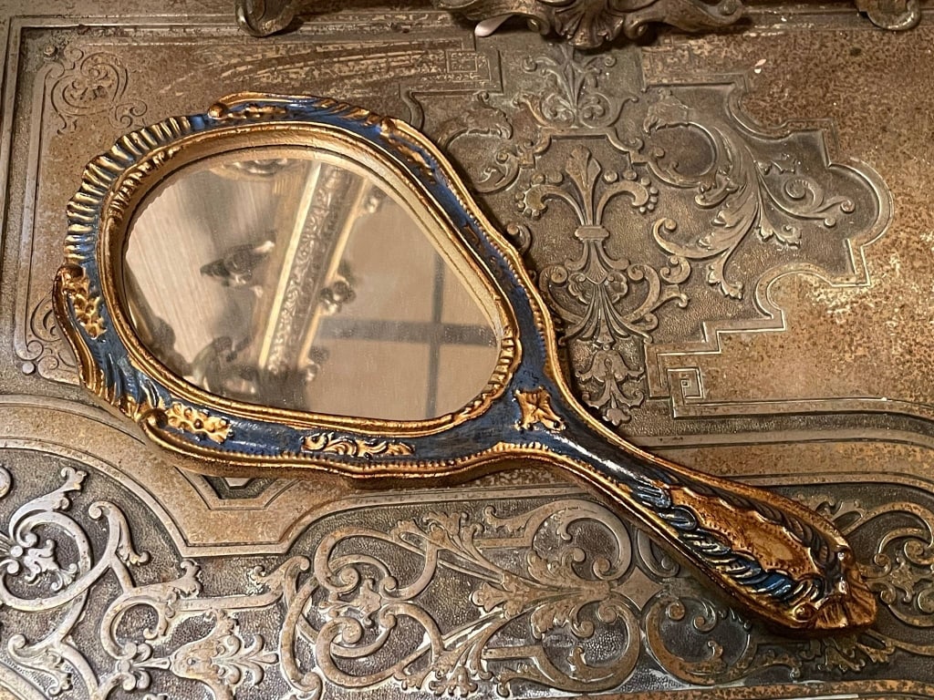 VINTAGE ITALIAN GILTWOOD HAND MIRROR 11" (1 of 9)