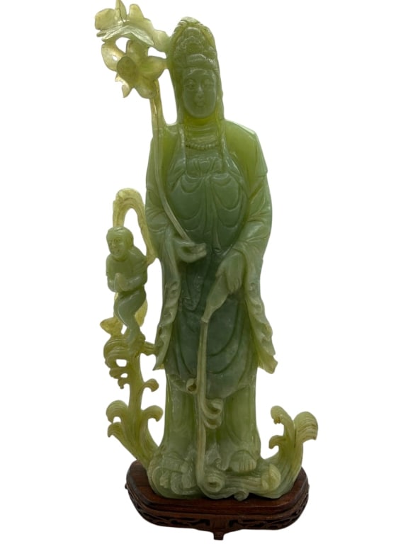 CHINESE CARVED GREEN HARDSTONE GUANYIN 19" (1 of 13)