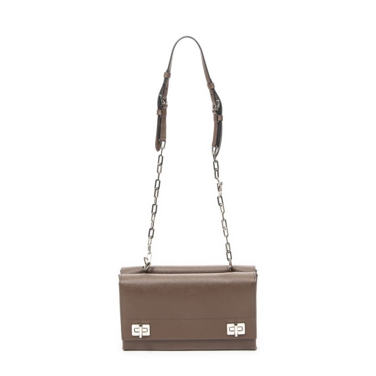 PRADA DOUBLE TURNLOCK SAFFIANO CROSSBODY BAG: The Prada Double Turnlock Crossbody is crafted in luxurious brown Saffiano leather, showcasing the house's iconic crosshatch texture and timeless Italian craftsmanship. Featuring elegant double turnlo