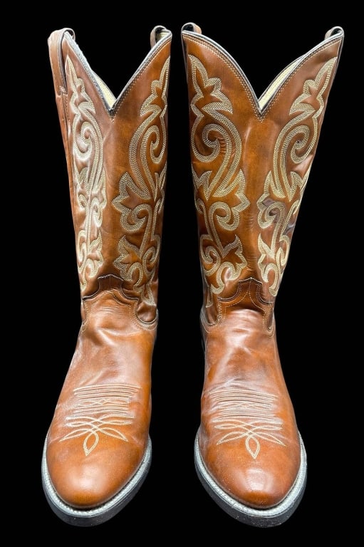 VINTAGE JUSTIN BROWN LEATHER COWBOY BOOT PAIR 10.5 (1 of 7)