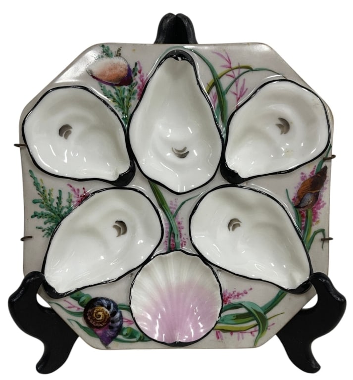 ANTIQUE OYSTER PLATE WITH SEASHELL DECOR 9" (1 of 6)