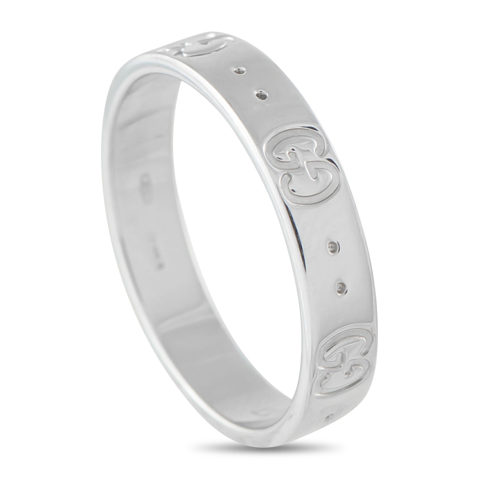 GUCCI ICON 18K WHITE GOLD RING GU19-100925: Crafted in 18K white gold, the Gucci Icon ring presents a 5mm band marked with crisp GG signature logo and double-dot engravings in a rhythmic sequence. The polished surface enhances the contrast of