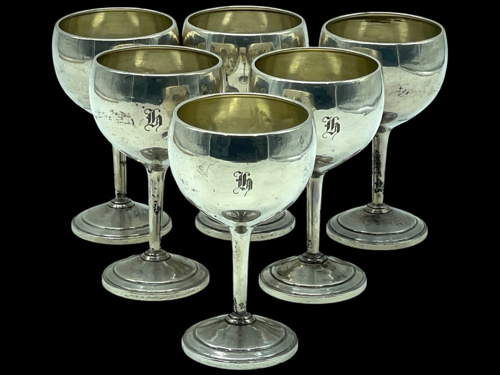 SET OF 6 STERLING SILVER GOBLETS 560 G: *for alternative shipping options please go to www.dejavuauctionshipping.com-SET OF 6 STERLING SILVER GOBLETS 560 g WEIGHTEDThis refined set of six sterling silver water or wine goblets features a cla