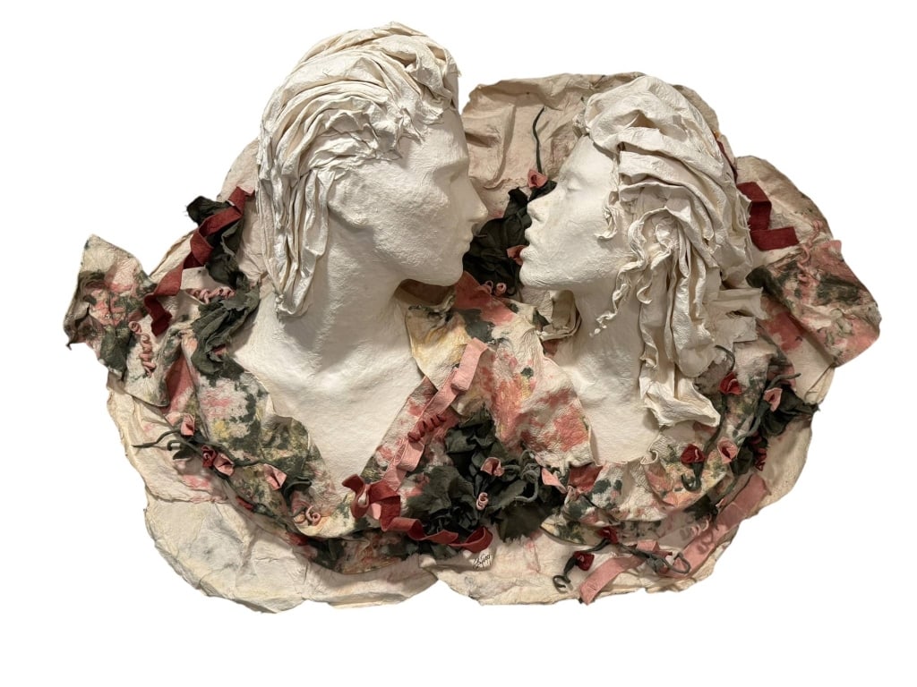 PAPER MACHE WALL SCULPTURE PAIR OF LOVERS (1 of 2)