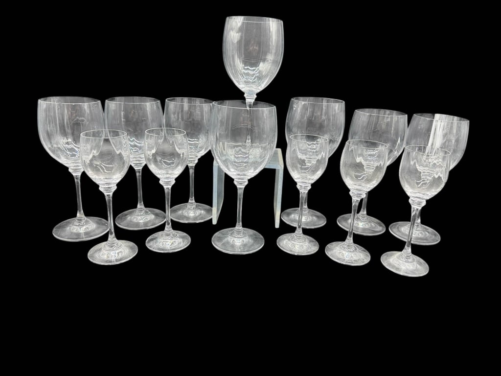 13 GLASS WINE GOBLETS (1 of 6)