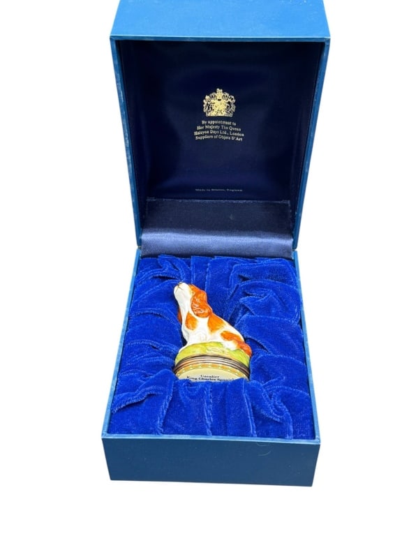HALCYON DAYS KING CHARLES SPANIEL BOX (1 of 3)