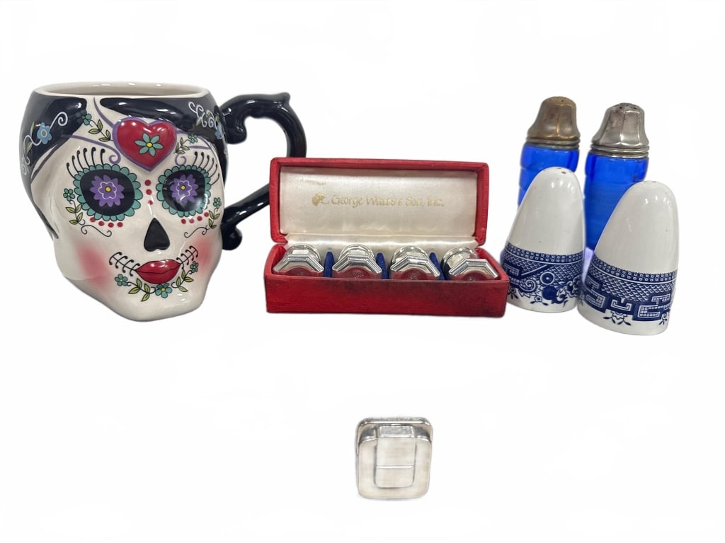 Eclectic Tableware and Decor Lot (1 of 2)