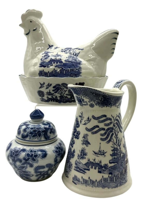 BLUE WILLOW BY REGAL ACCESSORY SET 8" (1 of 10)