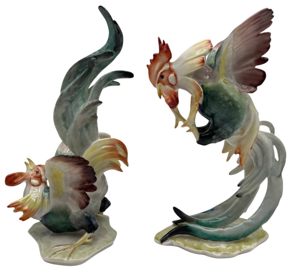 HUTSCHENREUTHER ROOSTER FIGURE 6": Hutschenreuther Selb LHS Germany porcelain figural rooster, finely modeled with dramatic sweeping tail feathers and hand-painted in shades of green, cream, gray, rust, and brown. The sculpture capture