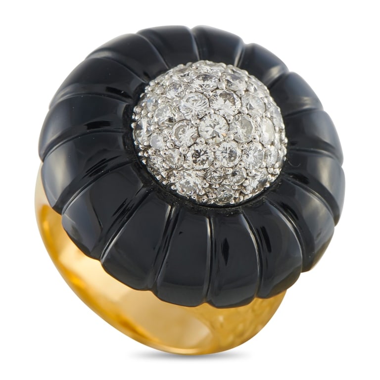 18K YELLOW GOLD 0.90CT DIAMOND RING: This luxury ring is bold and incredibly eye-catching. A textured black accent at the top of the design beautifully showcases sparkling Diamonds totaling 0.90 carats. The 18K Yellow Gold setting adds e