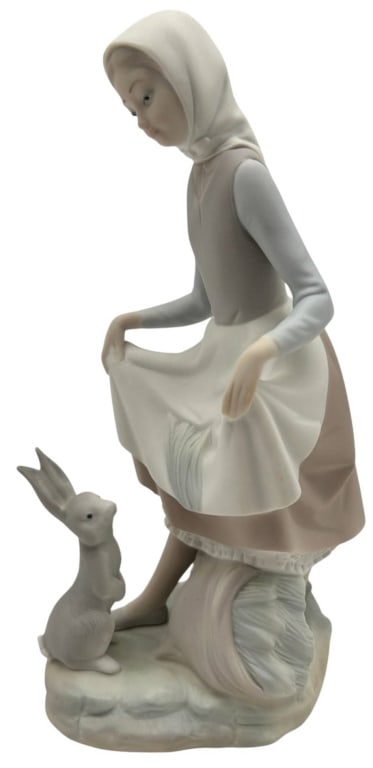 LLADRO GIRL WITH RABBIT FIGURINE 9" (1 of 6)