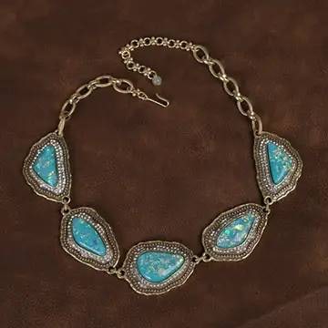 VINTAGE BOLD 18K GP STATEMENT NECKLACE: This vintage-inspired statement necklace features dazzling high-quality crystals set in a bold design and finished with 18K real gold plating for a luxurious and timeless look. The sparkling crystals 
