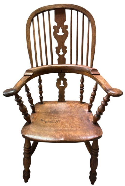 ANTIQUE WINDSOR ARMCHAIR 43" (1 of 6)