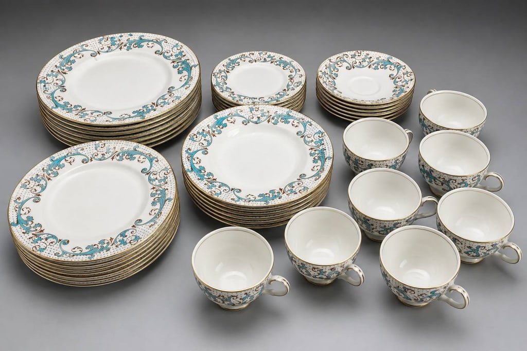 BRIERLEY ENGLAND 48PC DINNERWARE SET 10" (1 of 8)