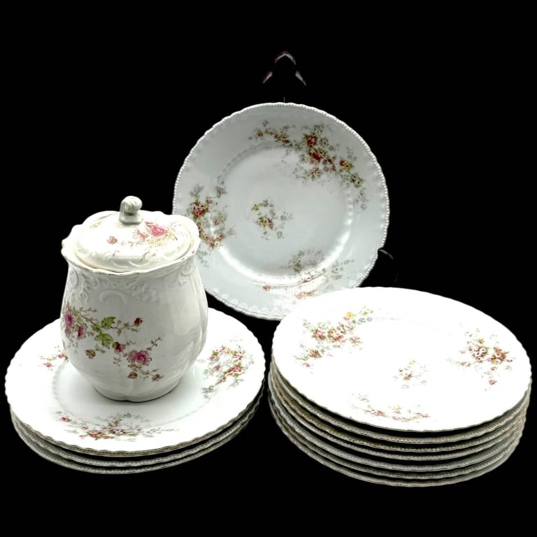 VICTORIA OF AUSTRIA 12 PLATES & BISCUIT JAR 11" (1 of 8)