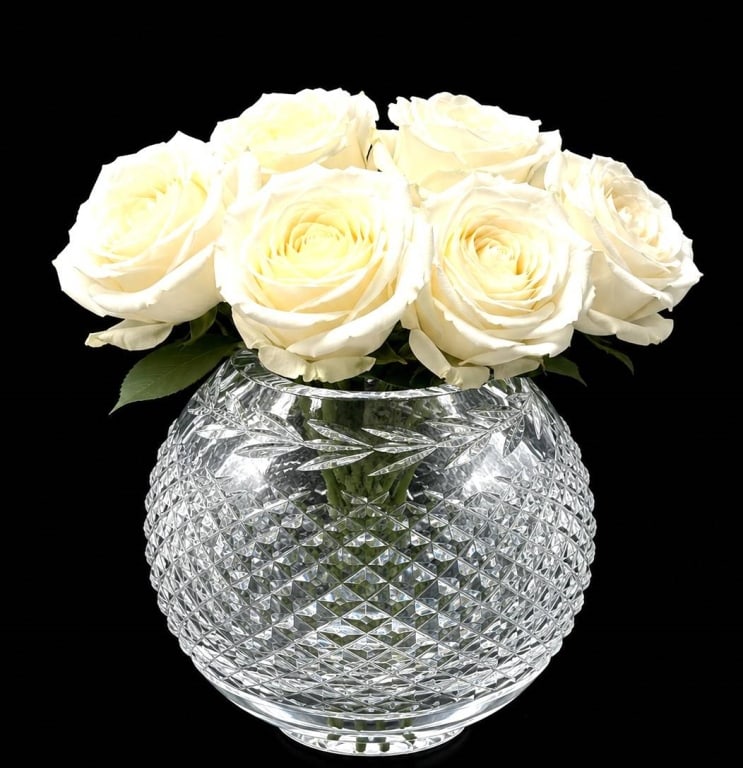 WATERFORD GLANDORE CRYSTAL ROSE BOWL 6": Vintage Waterford Crystal rose bowl vase in the elegant Glandore pattern, featuring a rounded spherical form richly decorated with deep crisscross diamond cuts that capture and reflect the light. A di
