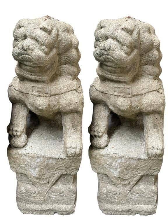 PAIR OF CONCRETE FOO DOG GARDEN STATUES 28" GUARDI (1 of 4)