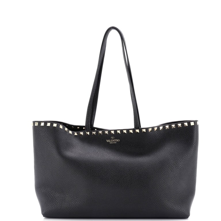 VALENTINO ROCKSTUD SHOPPING TOTE: VALENTINO ROCKSTUD SHOPPING TOTE MEDIUM BLACK GRAINED CALFSKIN LEATHER GOLD Dimensions (CM): 32*22*8cm Production Code: A GTU0565