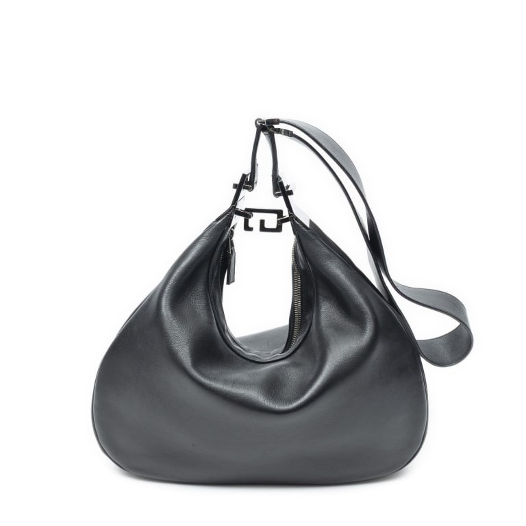 GUCCI ZIP HOBO BLACK CALFSKIN LEATHER: GUCCI ZIP HOBO BLACK CALFSKIN LEATHER SILVER Dimensions (CM): 32*20*5cm Production Code: 001-3315-1705 A ABD4367