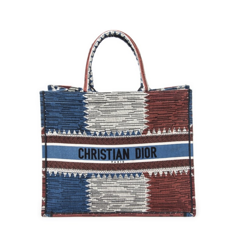 DIOR LARGE EMBROIDERED CANVAS BOOK TOTE: DIOR LARGE BOOK TOTE EMBROIDERED CANVAS Dimensions (CM): 42*35*18.5cm Production Code: 05-MA-0159X AA ABA8467