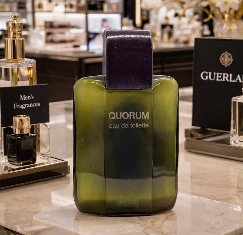 QUORUM EAU DE TOILETTE FACTICE DISPLAY BOTTLE 12" (1 of 9)