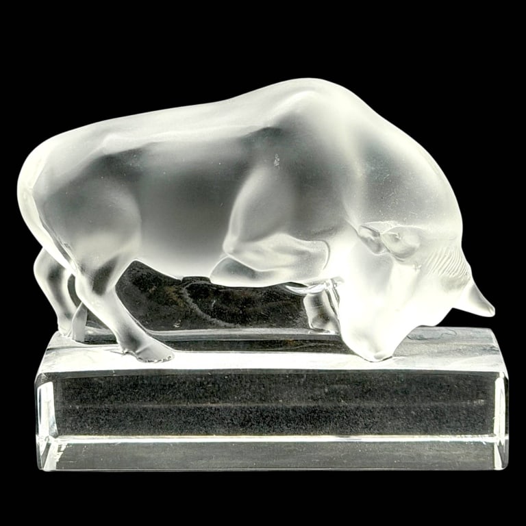 LALIQUE TAUREAU RARE FROSTED CRYSTAL BULL 4.5": .