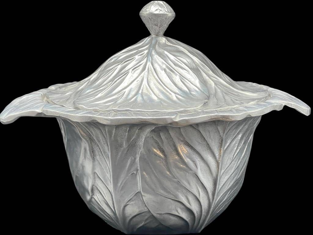 WILTON ARMETALE CABBAGE TUREEN DISH 9" W/LID SPOON: WILTON ARMETALE LIDDED CABBAGE TUREEN SERVING DISH | | | -Substantial Wilton Armetale lidded serving dish modeled in the form of a cabbage, featuring beautifully sculpted overlapping leaves and a dome