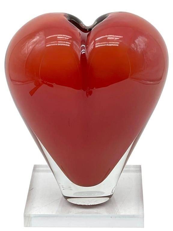 JAROSLAV SVOBODA RED ART GLASS HEART VASE 16": JAROSLAV SVOBODA (B. 1938) CZECH STUDIO ART GLASS HEART FORM VASE ? RED, SIGNEDExceptional hand-blown studio art glass vase by Czech artist Jaroslav Svoboda, featuring a bold sculptural heart form exe