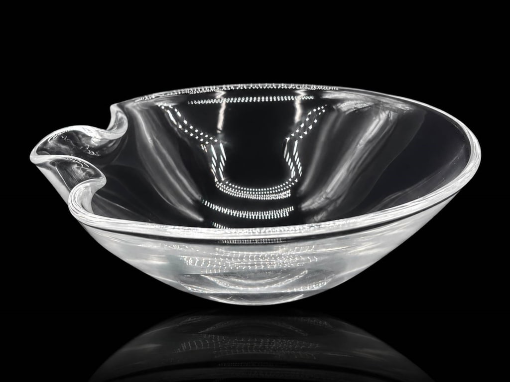 SIGNED STEUBEN CRYSTAL RUFFLED BOWL 6" (1 of 13)