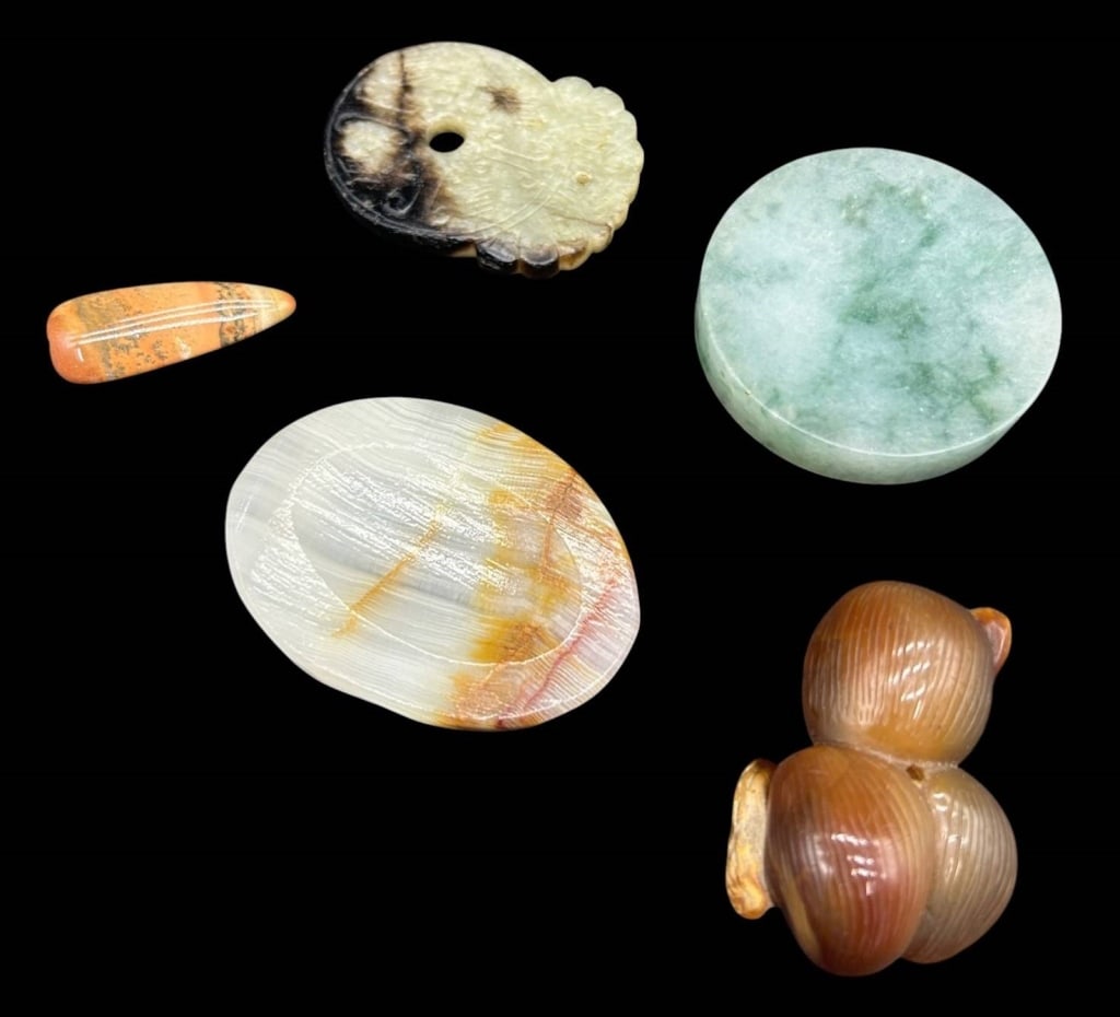 CARVED HARDSTONE GROUP 5 PCS (1 of 3)