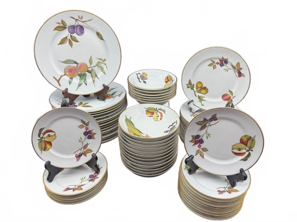 Royal Worcester Evesham China Dish Set (1 of 2)
