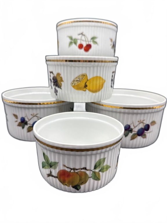 Royal Worcester Evesham Porcelain Bowls Set: 5 Royal Worcester Evesham porcelain bowls featuring fruit designs and gold trim. Elegant ribbed sides and vibrant fruit motifs. Excellent for desserts or sides. | -2 bowls measures approximately 4" hi