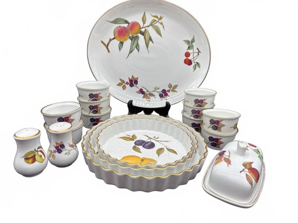 Royal Worcester Evesham China Serving Set (1 of 2)