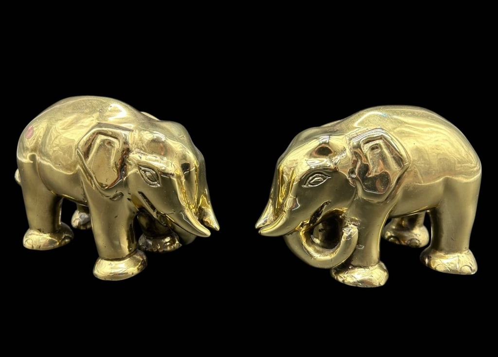 PAIR BRASS ELEPHANT FIGURES 5" (1 of 7)