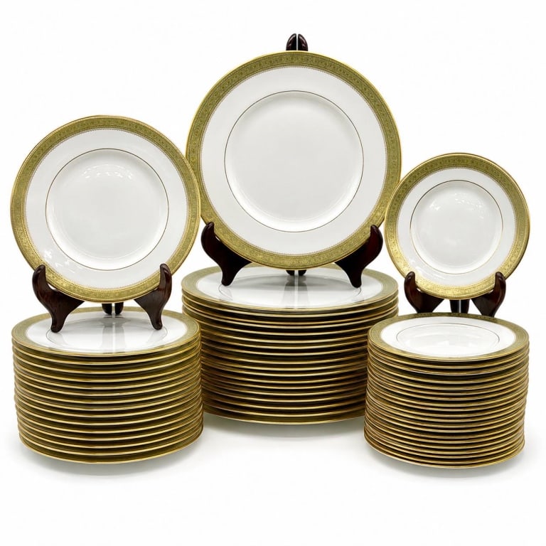 ROYAL DOULTON BELVEDERE 50-PC PLATE SET (1 of 11)