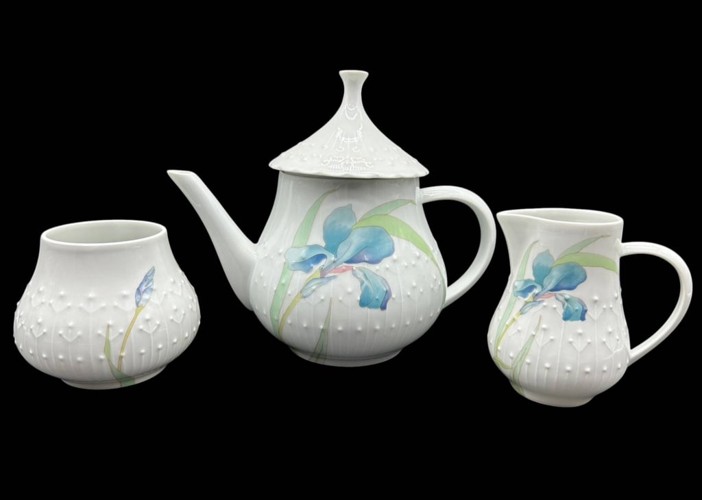 GEORGES BOYER LIMOGES IRIS TEA SET 7" (1 of 7)
