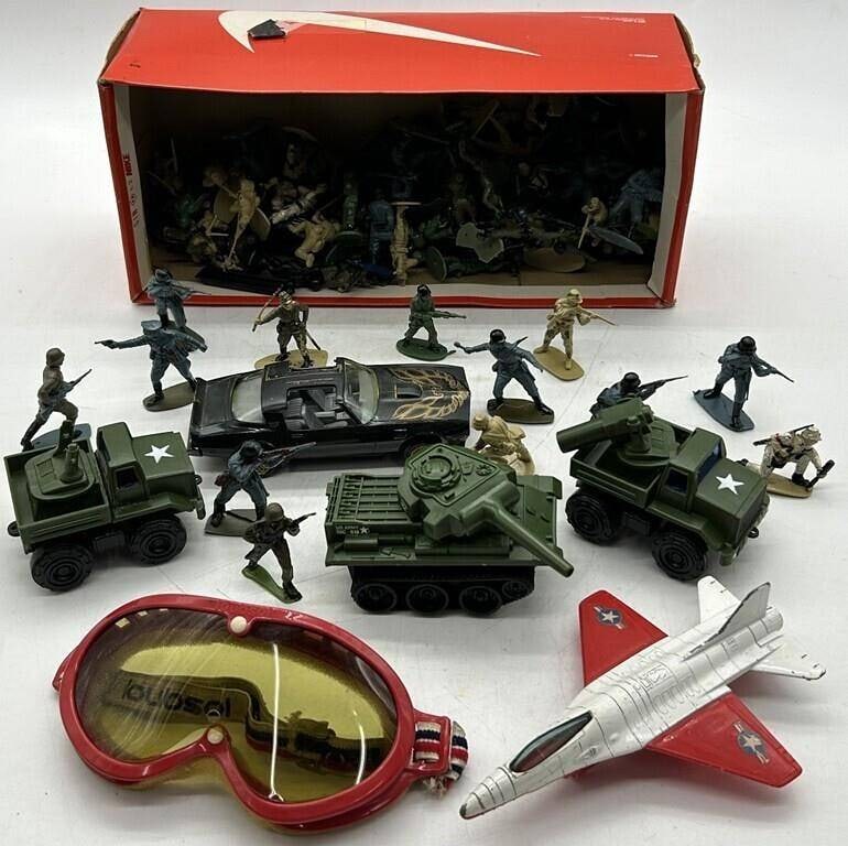 VINTAGE ARMY MEN MILITARY FIGURES PLANE TANK LOT (1 of 4)