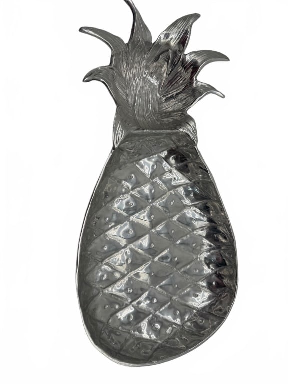 Aluminum Pineapple Shaped Serving Tray (1 of 3)