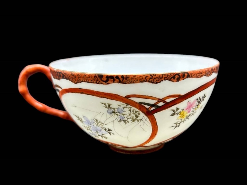 ANTIQUE JAPANESE HAND PAINTED PORCELAIN CUP 4.5" (1 of 6)