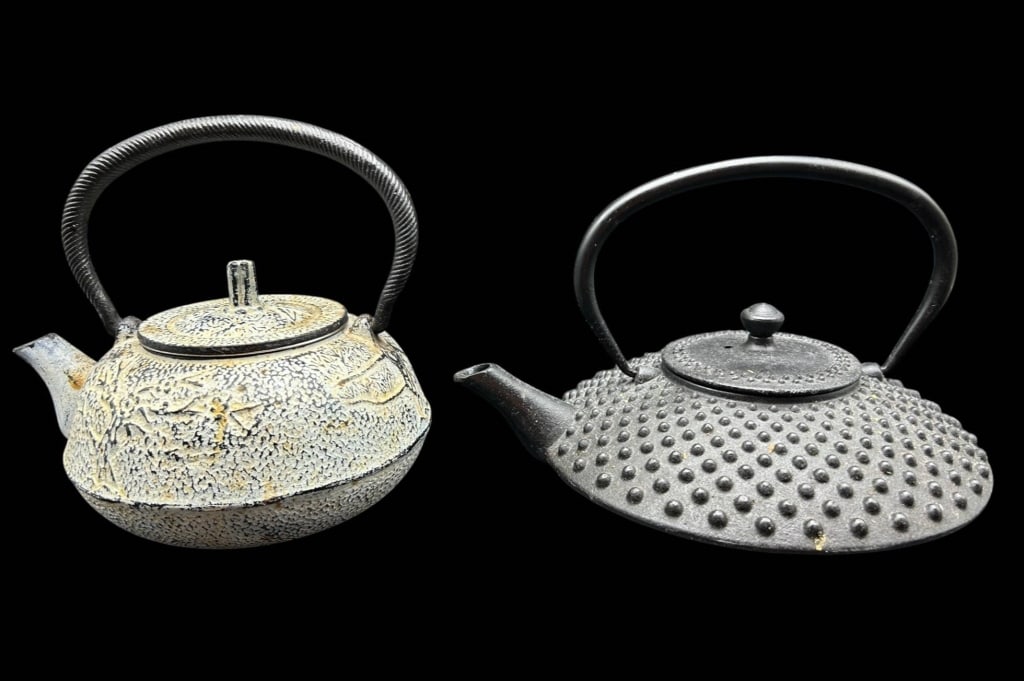 CAST IRON JAPANESE STYLE TEAPOTS SET OF 2 10" (1 of 8)
