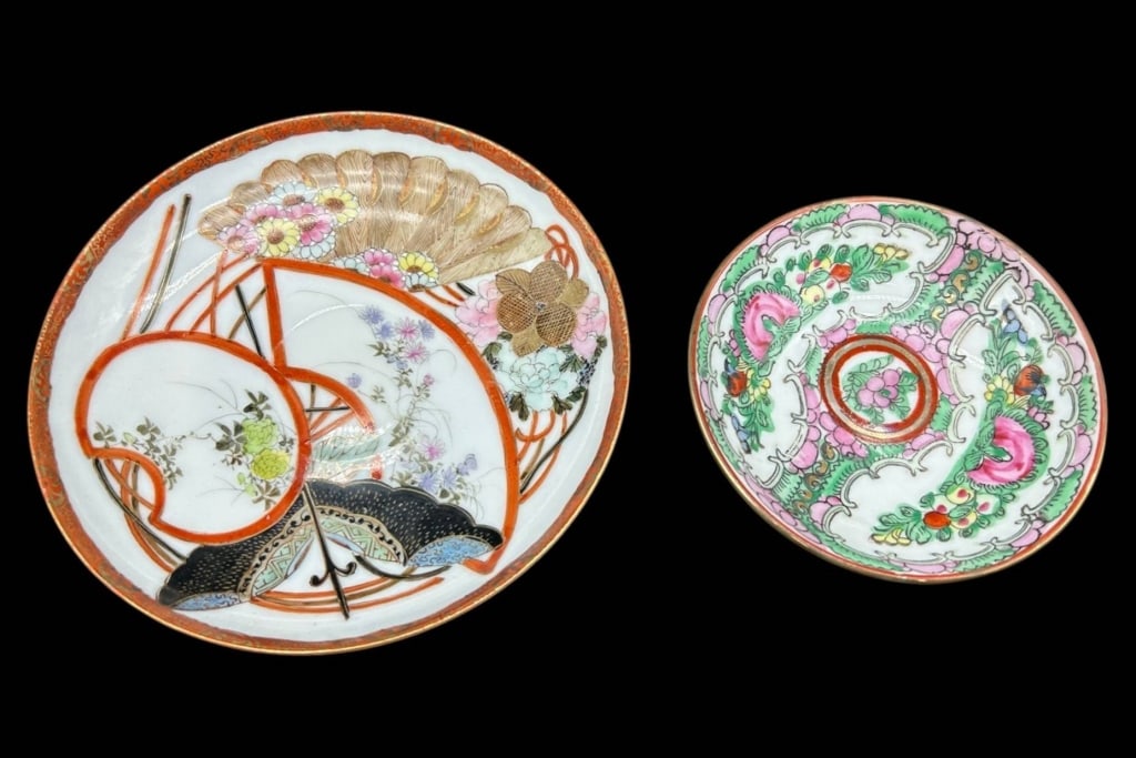 2 JAPANESE PORCELAIN PLATES IMARI & ROSE 5.5" (1 of 6)