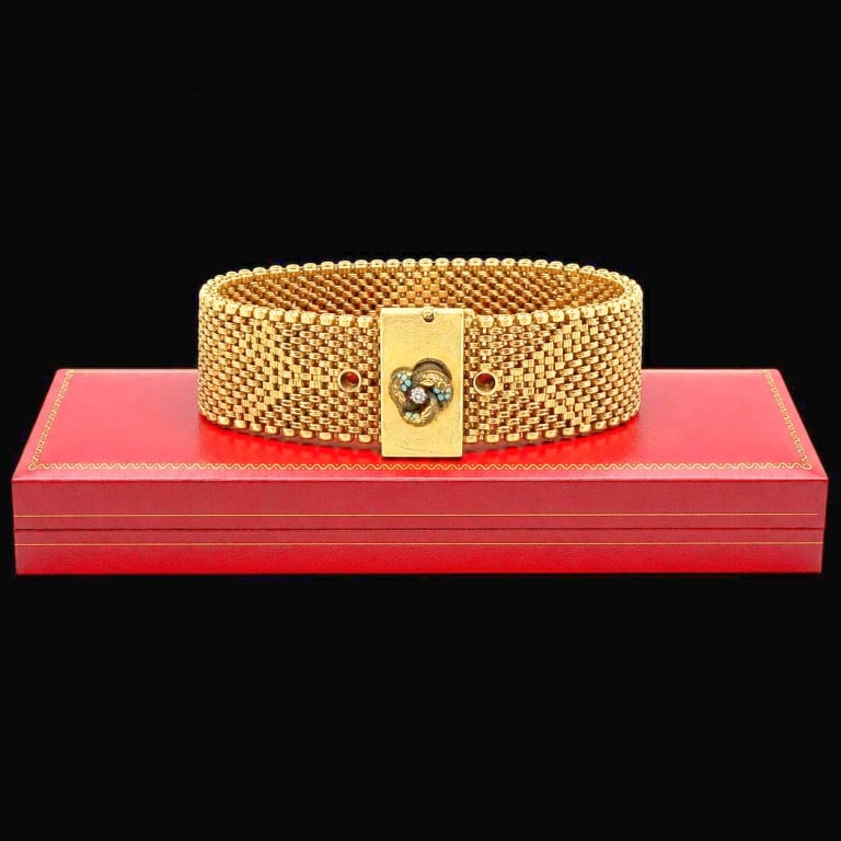 14K GOLD MESH & DIAMOND CLASP BRACELET W BOX: 14K GOLD MESH DIAMOND BRACELET WITH BOX | | Elegant vintage 14K yellow gold bracelet crafted in a wide, finely woven mesh design with a beautifully fluid and substantial appearance. The bracelet is co